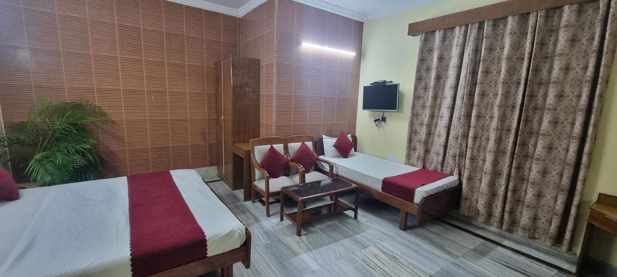 Hotel Har Ki Pauri By Around Stays 哈里瓦 外观 照片