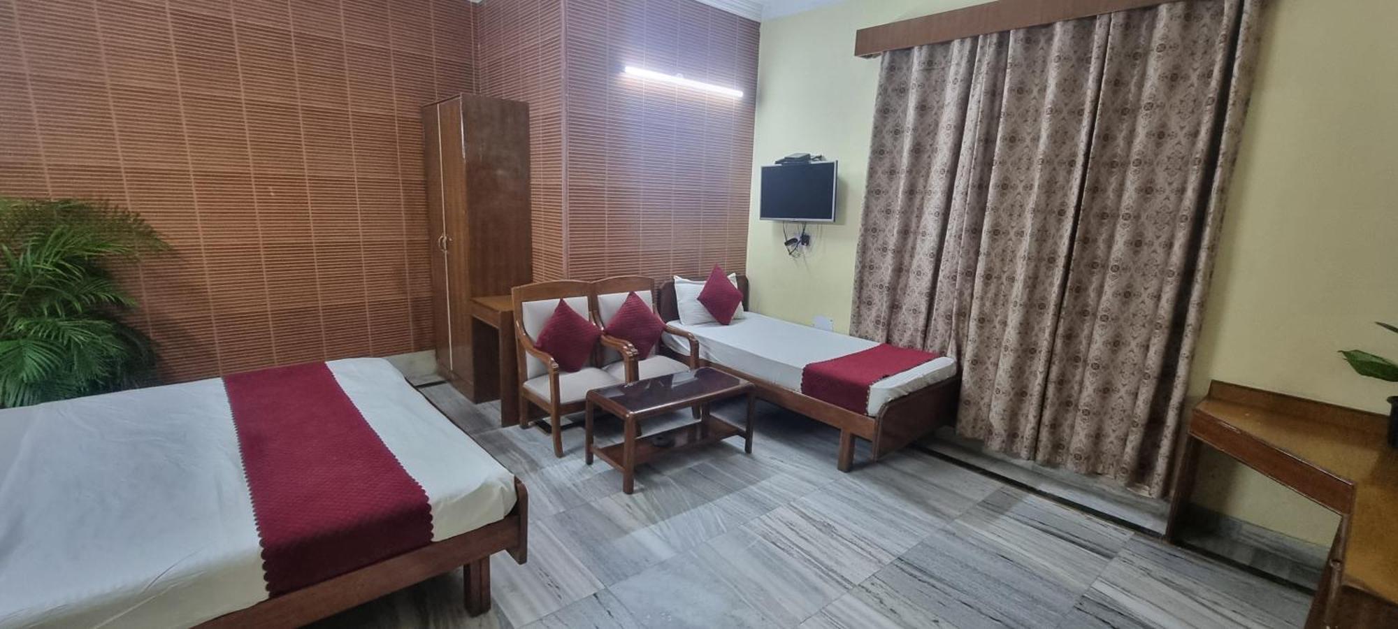 Hotel Har Ki Pauri By Around Stays 哈里瓦 外观 照片