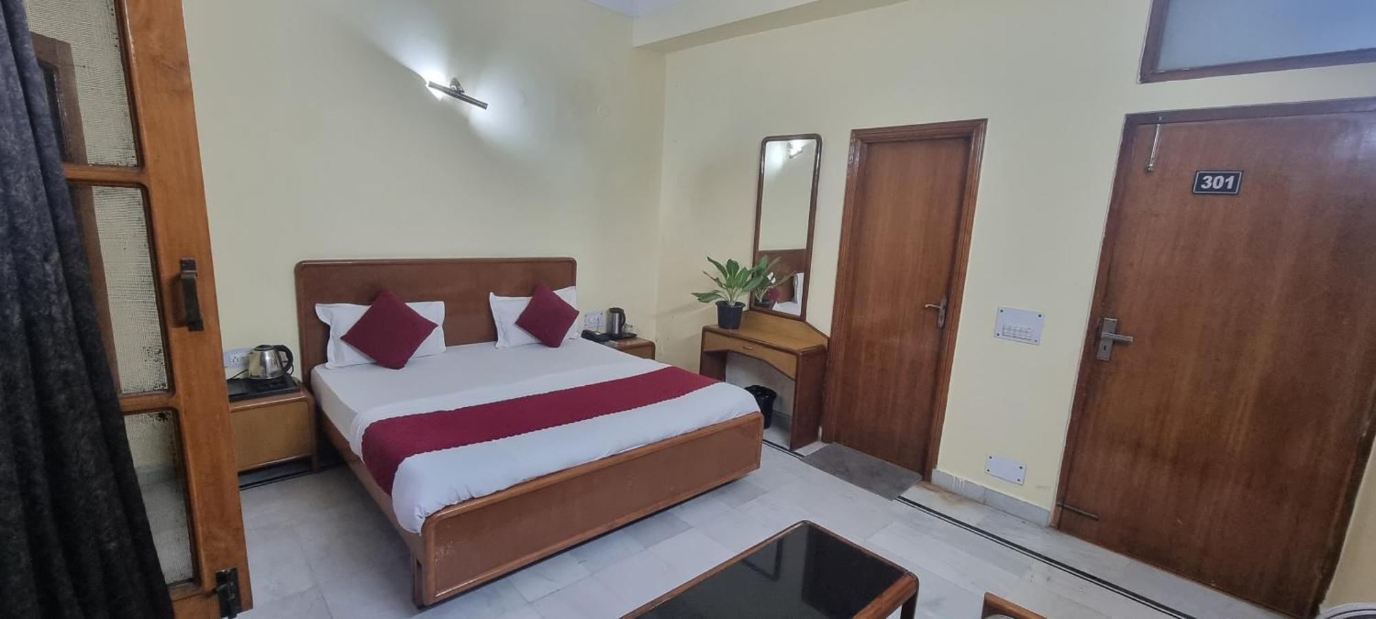 Hotel Har Ki Pauri By Around Stays 哈里瓦 外观 照片