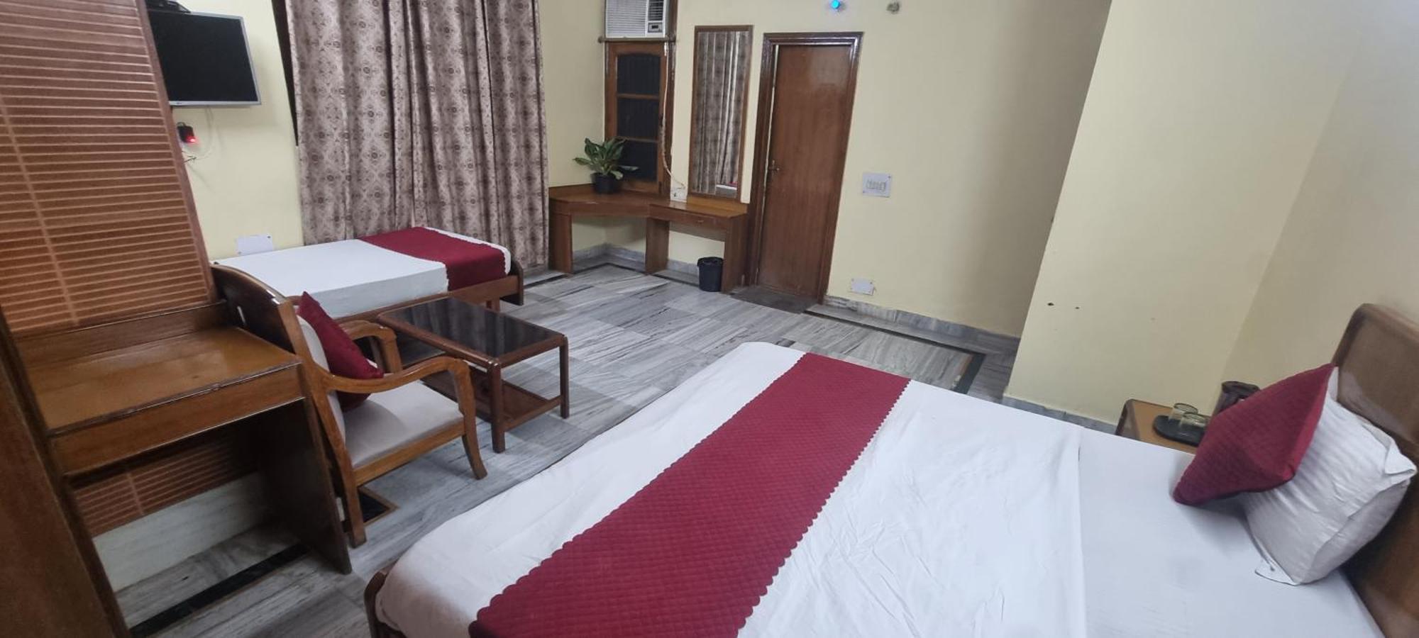 Hotel Har Ki Pauri By Around Stays 哈里瓦 外观 照片